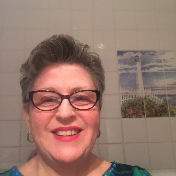 Meet your Posher, Deborah - Picture 1 of 1